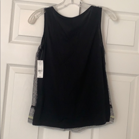 Sleeveless Blouse with Geometric Patterns NWT - Picture 2 of 2